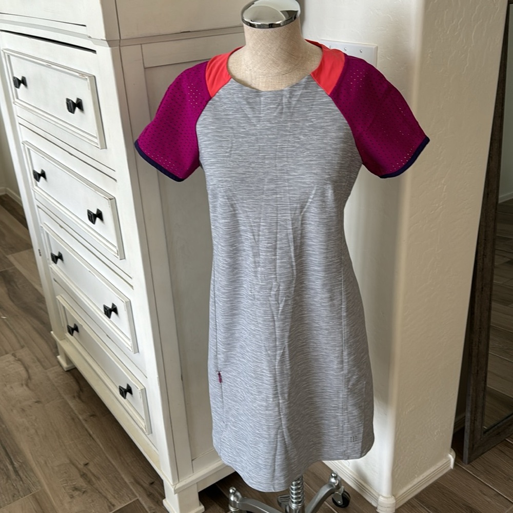 Title Nine S Unconventional perforated sleeve dress